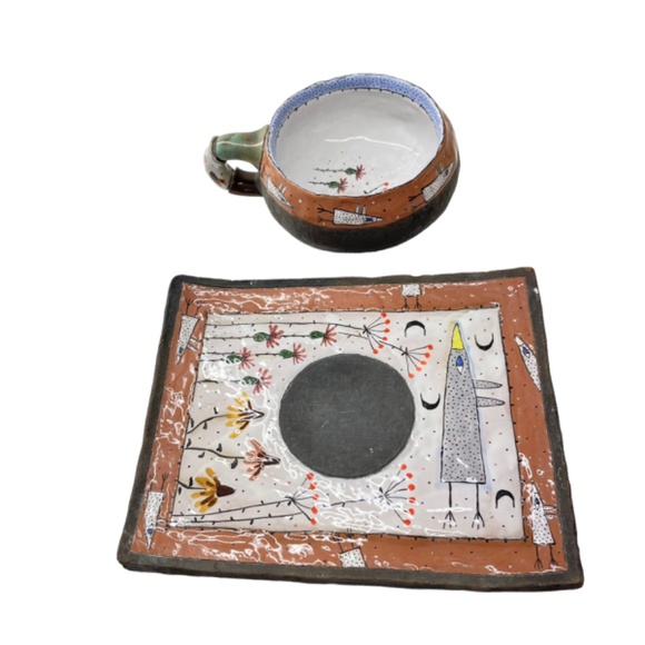 Hand thrown pottery teacup and saucer - Picture 2 of 5